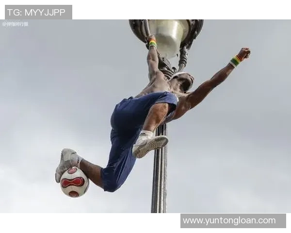 从街头到绿茵场足球明星的奋斗与成长之路