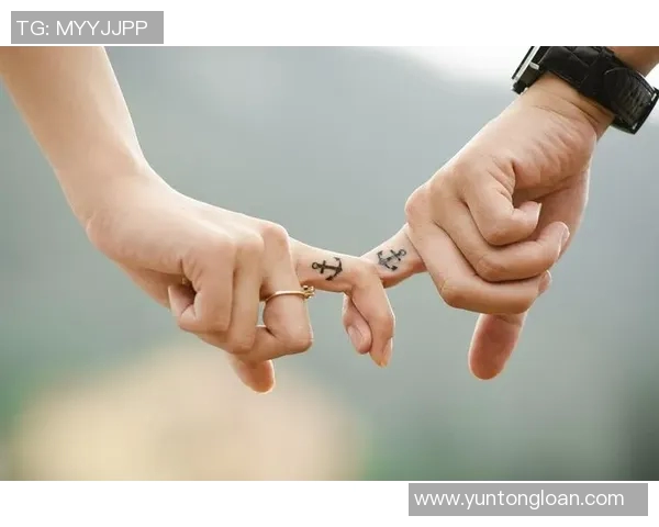 女星与足球明星的甜蜜瞬间揭秘她们的爱情故事与精彩瞬间